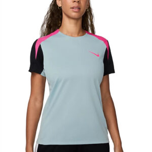 Tişört Nike Dri-FIT Strike kadınlar için - nane
